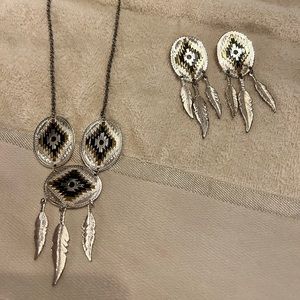 Montana Silversmiths necklace and earring set.